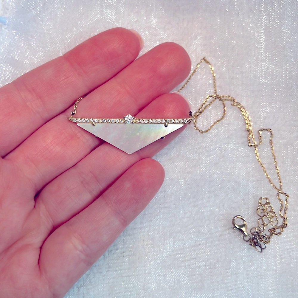 Mother of Pearl Necklace with Diamonds